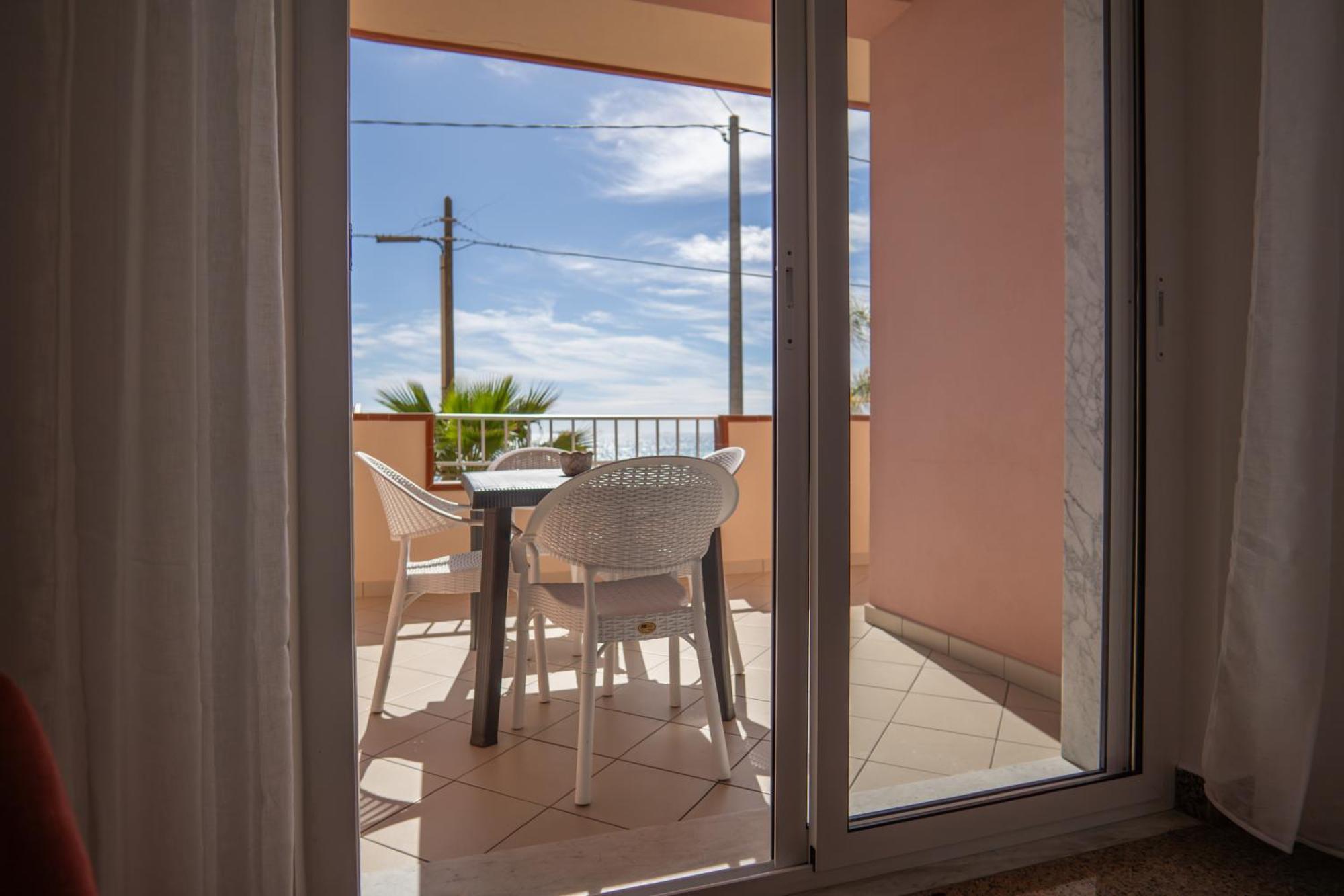Casa Erika Apartment Bova Marina Exterior photo